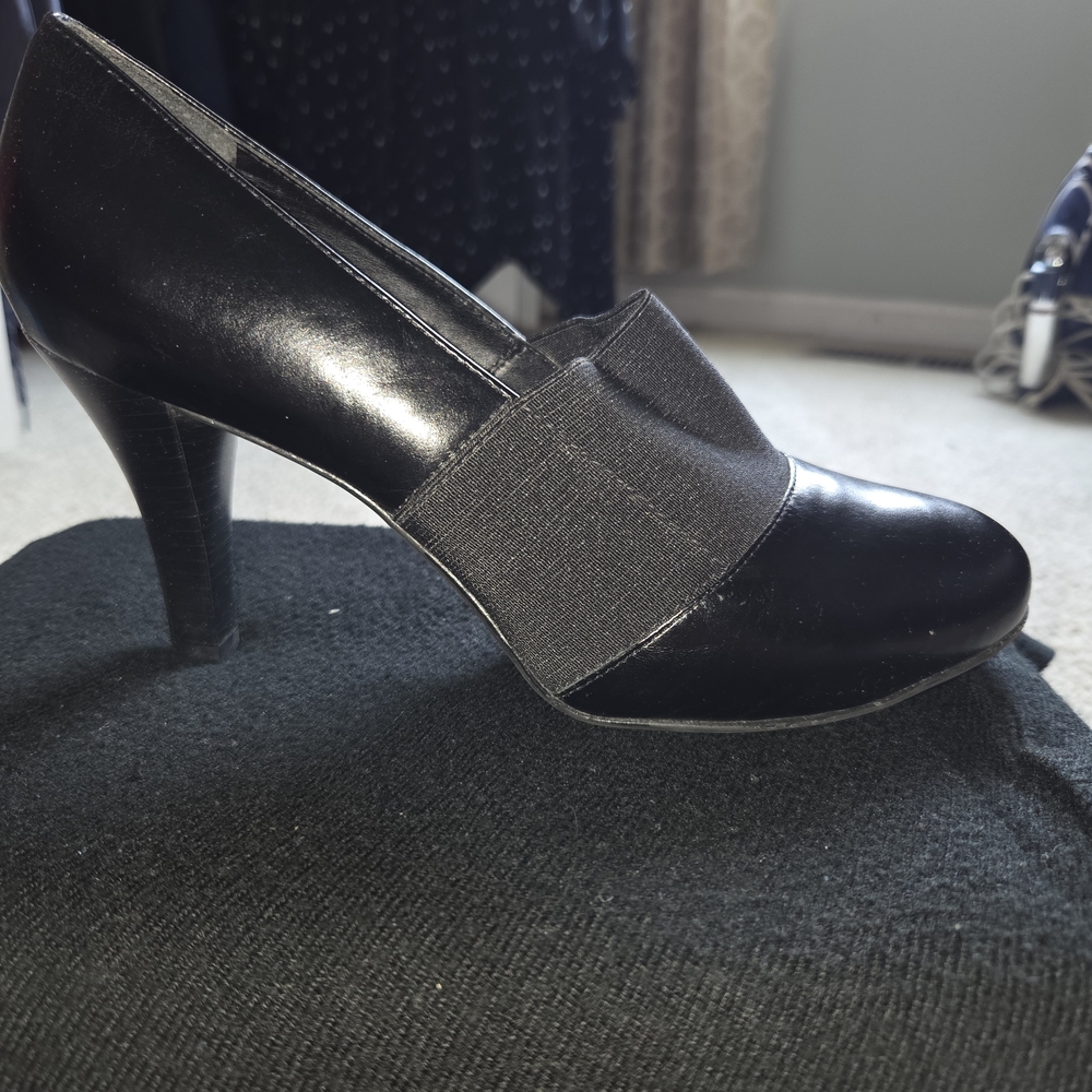 Alex Marie Leather Black Heels with Elastic Band